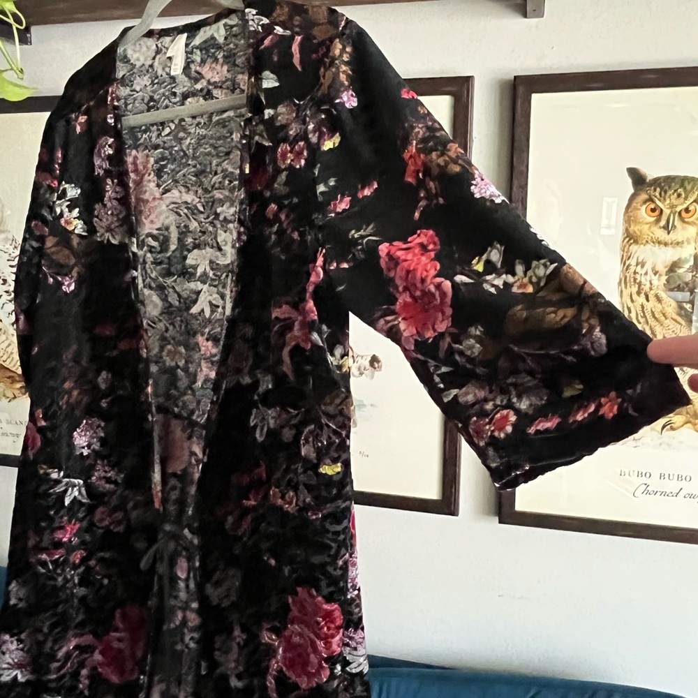 Xhilaration XXL Black Floral Duster - Picture 2 of 8